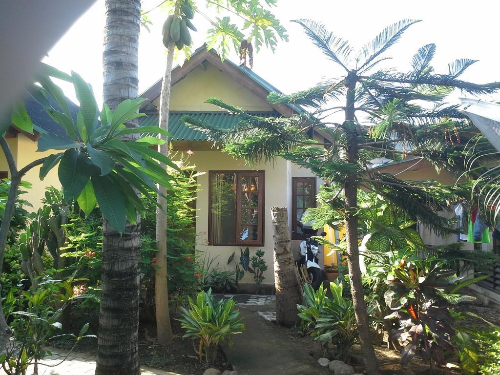 Arnel Bungalows Senggigi Extérieur photo